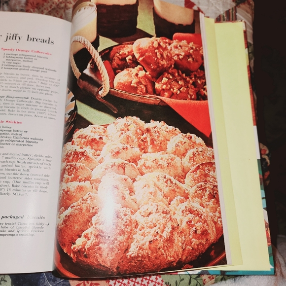 Vintage Better Homes and Gardens BREAD Cook Book Cookbook Illustrated - Picture 2 of 8